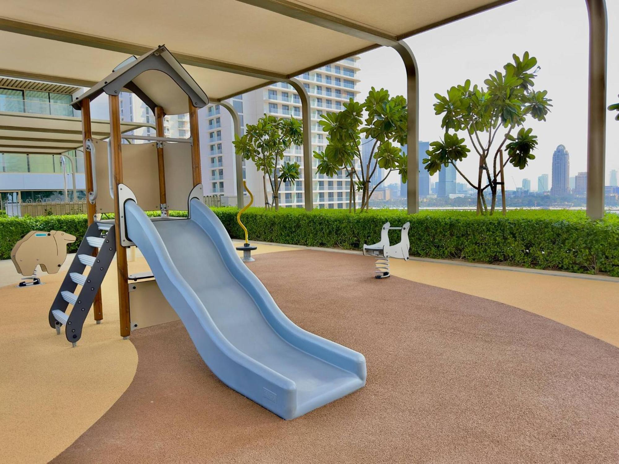 Apartment Elegant And Stylish 1br, Grand Blue