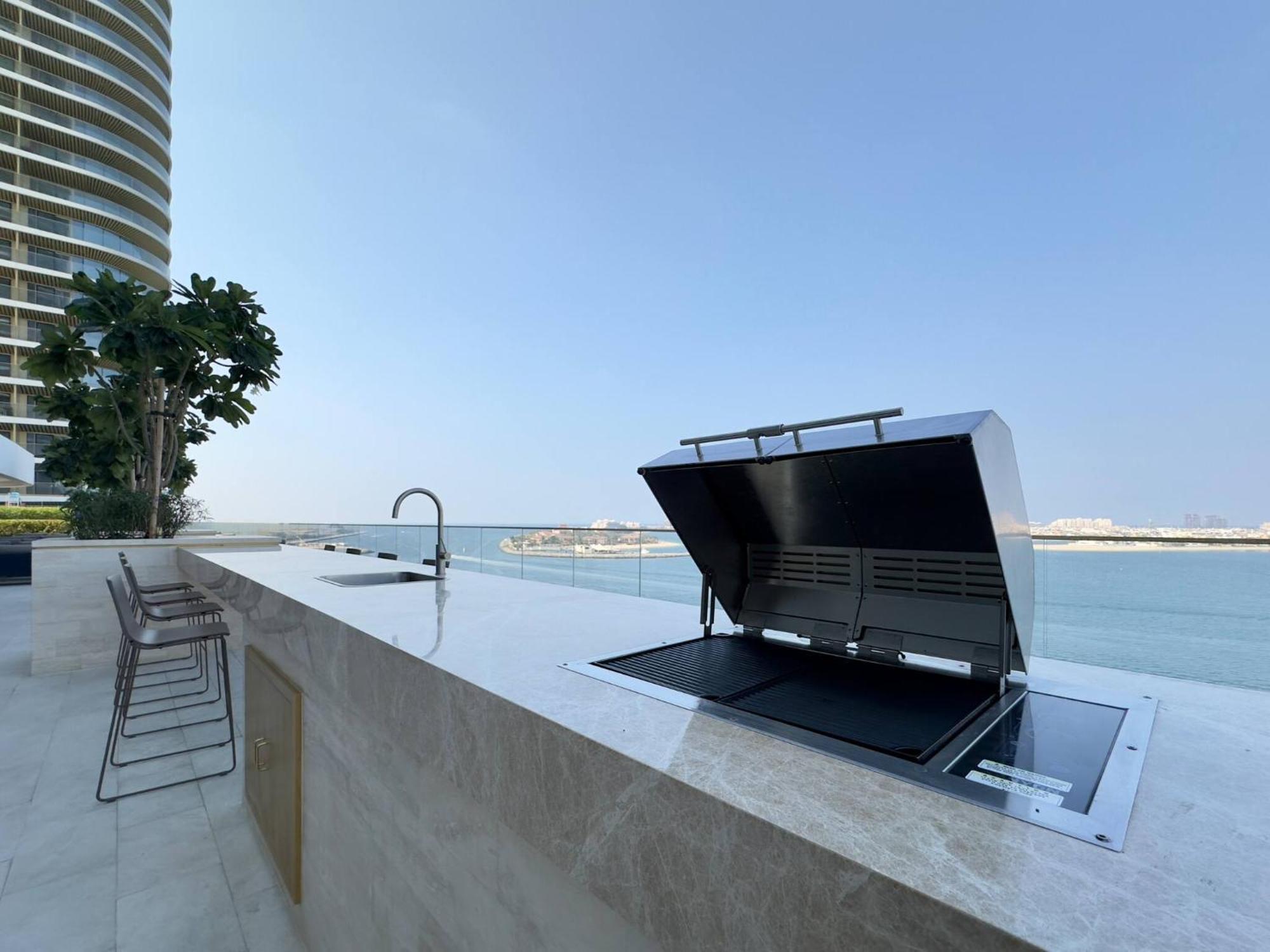 Elegant And Stylish 1br, Grand Blue Apartment Dubai
