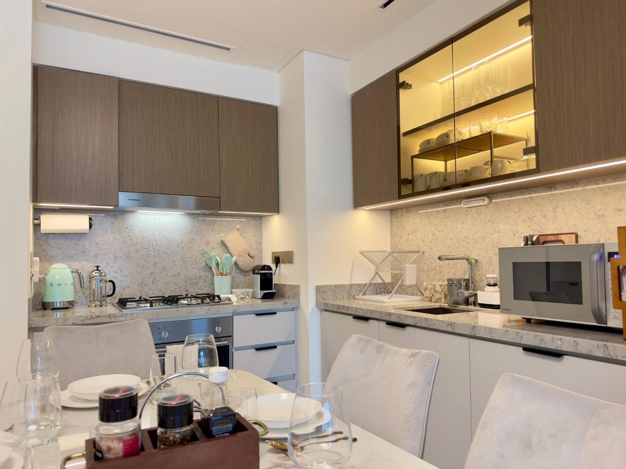 Elegant And Stylish 1br, Grand Blue * Dubai