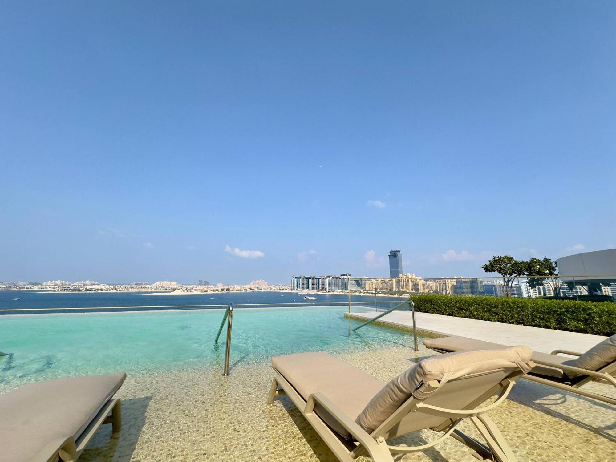 Apartment Elegant And Stylish 1br, Grand Blue