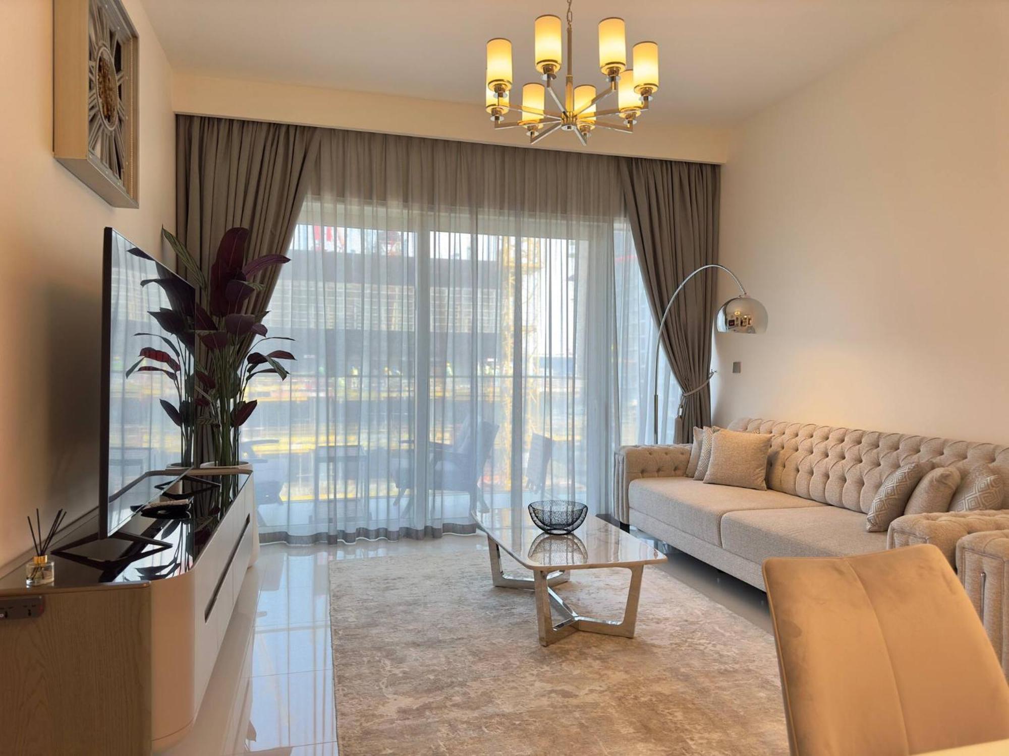 Apartment Elegant And Stylish 1br, Grand Blue