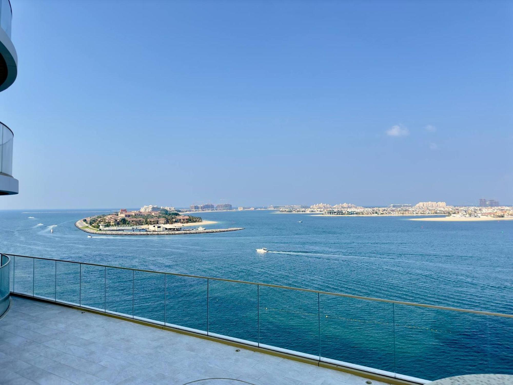 Elegant And Stylish 1br, Grand Blue Apartment Dubai