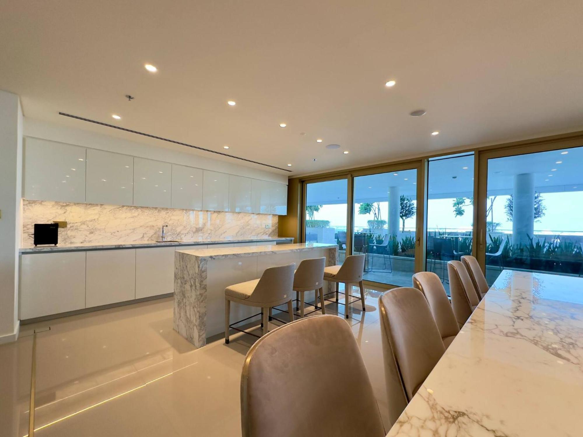Elegant And Stylish 1br, Grand Blue *