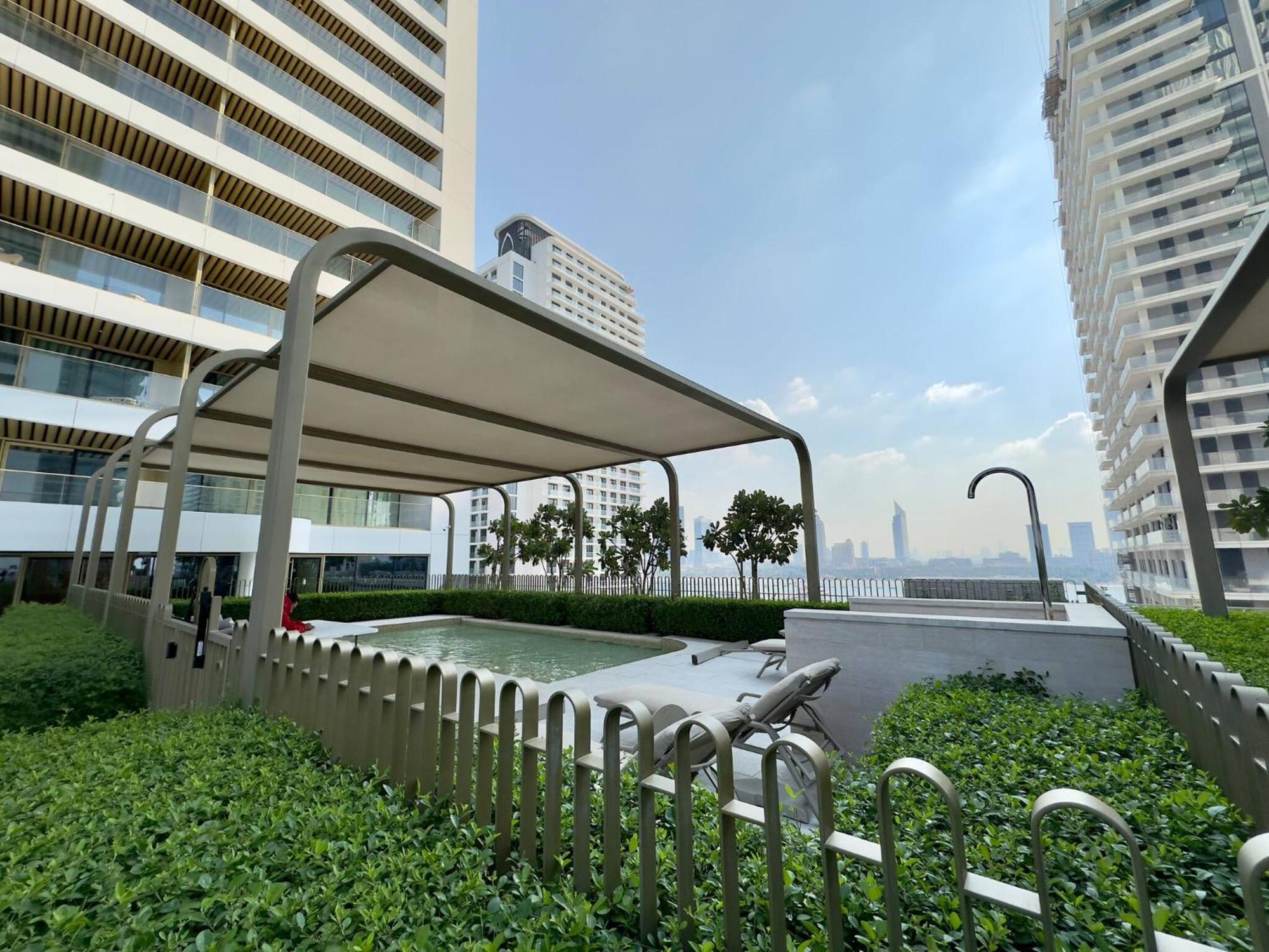 Elegant And Stylish 1br, Grand Blue Apartment