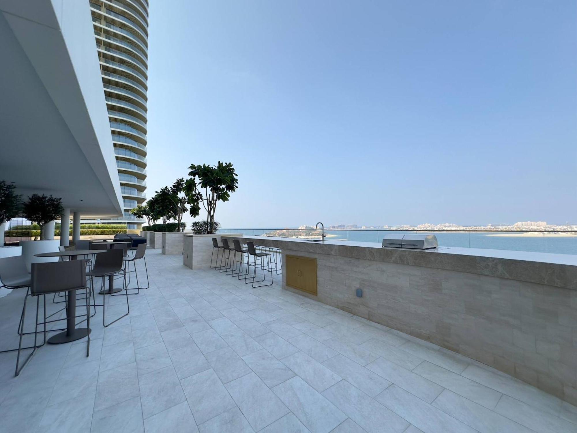 Apartment Elegant And Stylish 1br, Grand Blue *