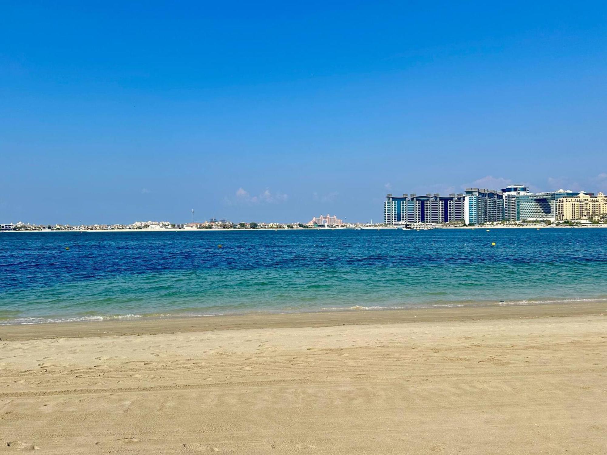 Apartment Elegant And Stylish 1br, Grand Blue
