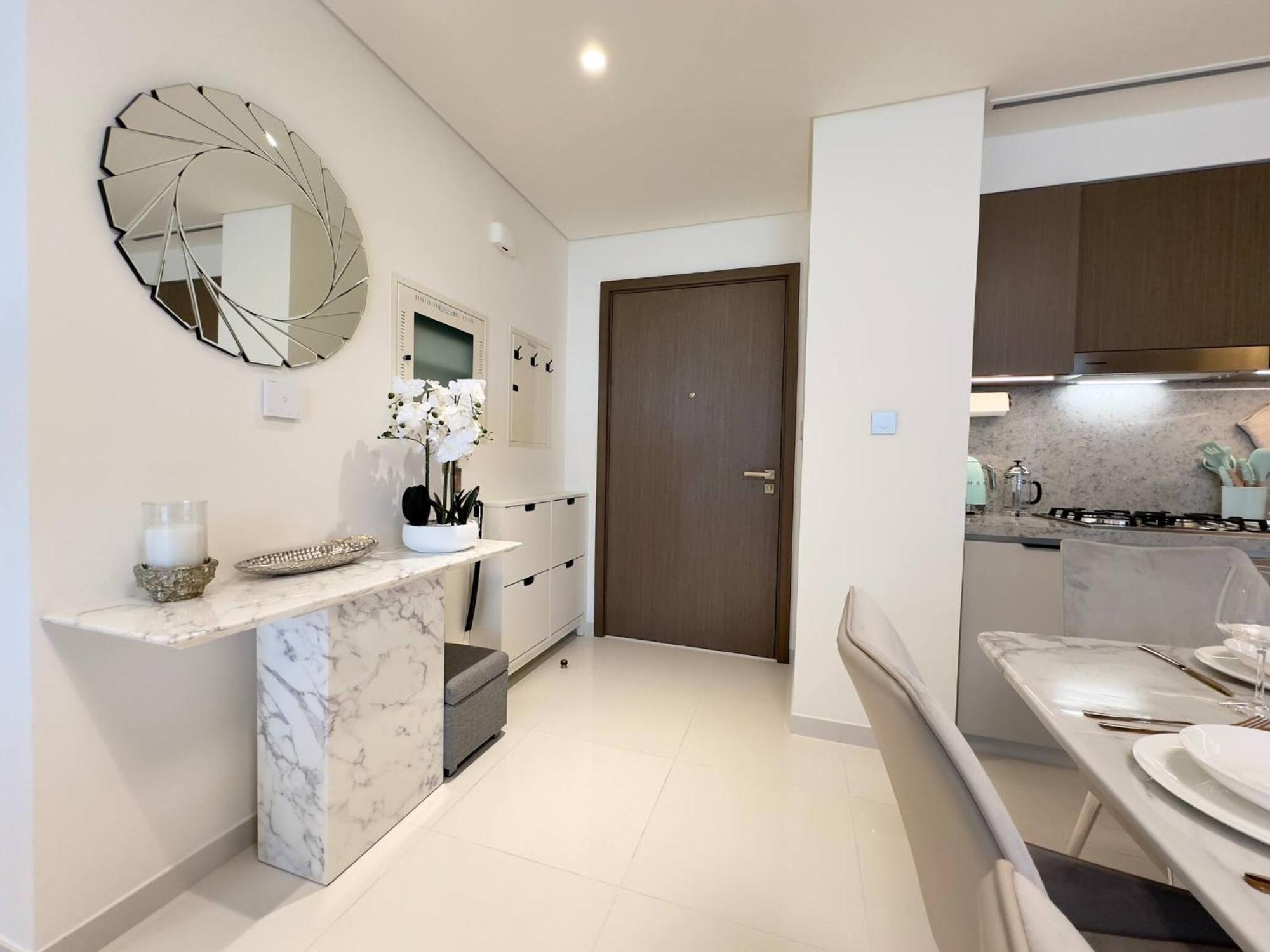 Elegant And Stylish 1br, Grand Blue * Dubai