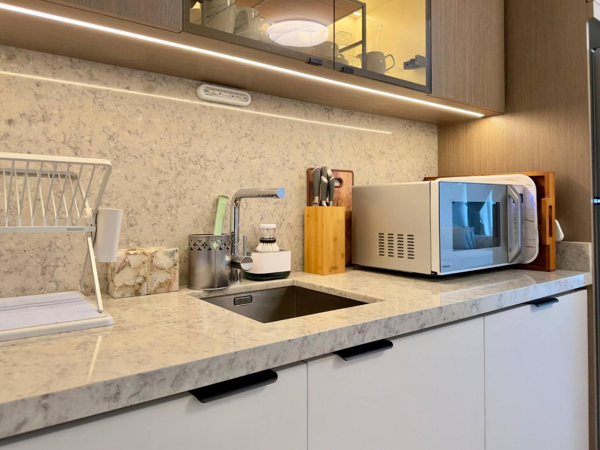 Apartment Elegant And Stylish 1br, Grand Blue *