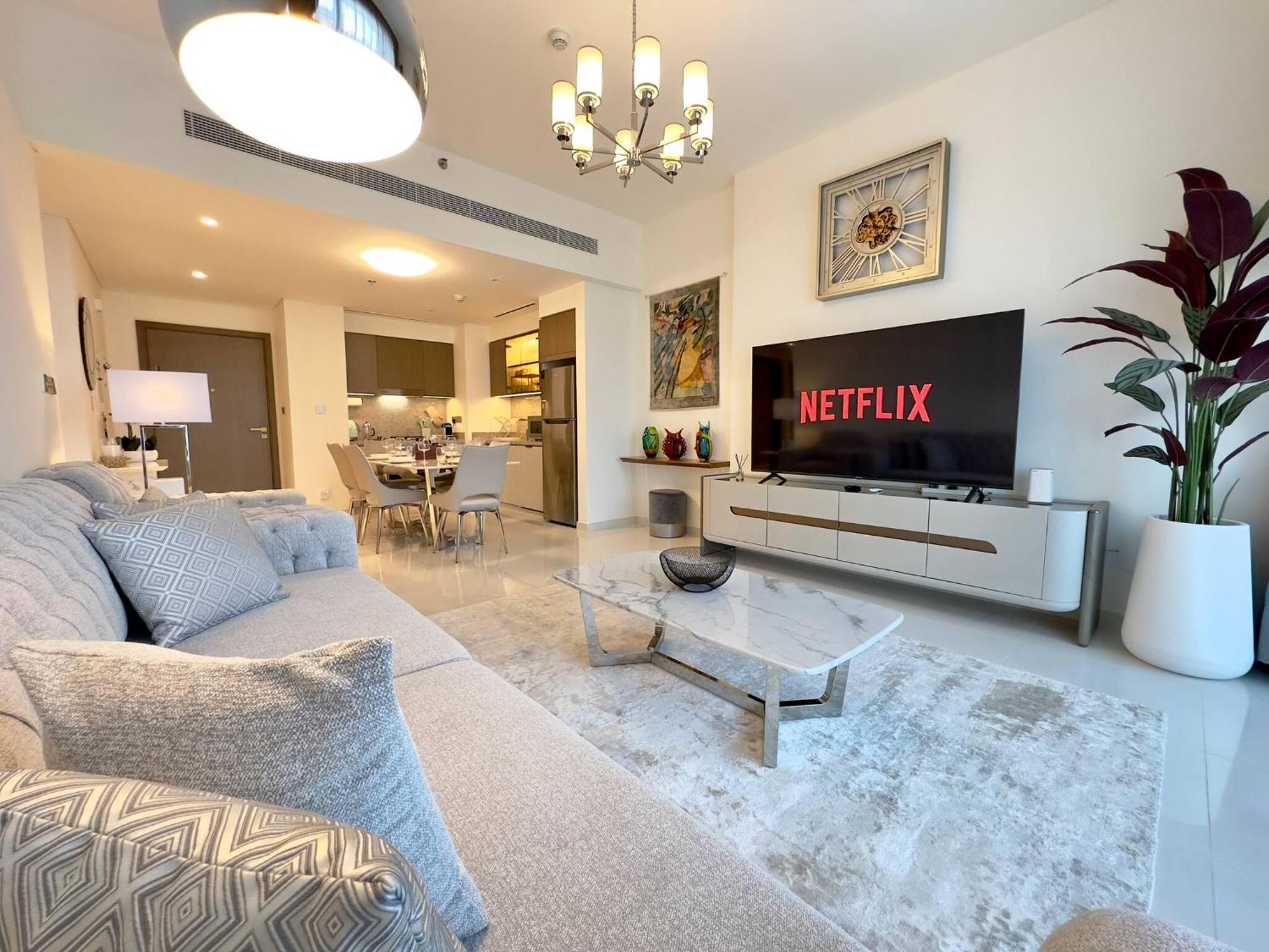 Elegant And Stylish 1br, Grand Blue Apartment Dubai